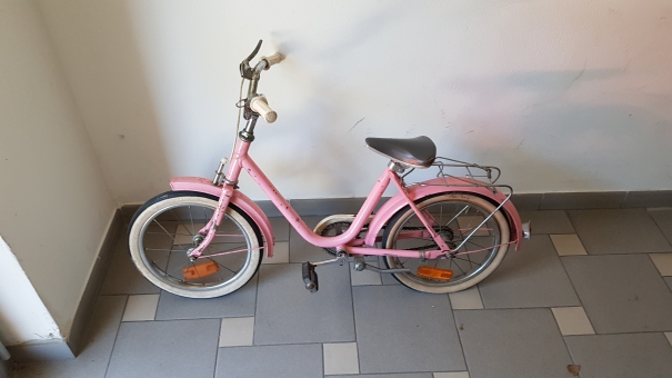 Detský ružový retro bicykel